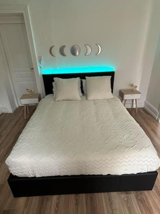 A&M Games And Spa Charleville-Mezieres Ngoại thất bức ảnh