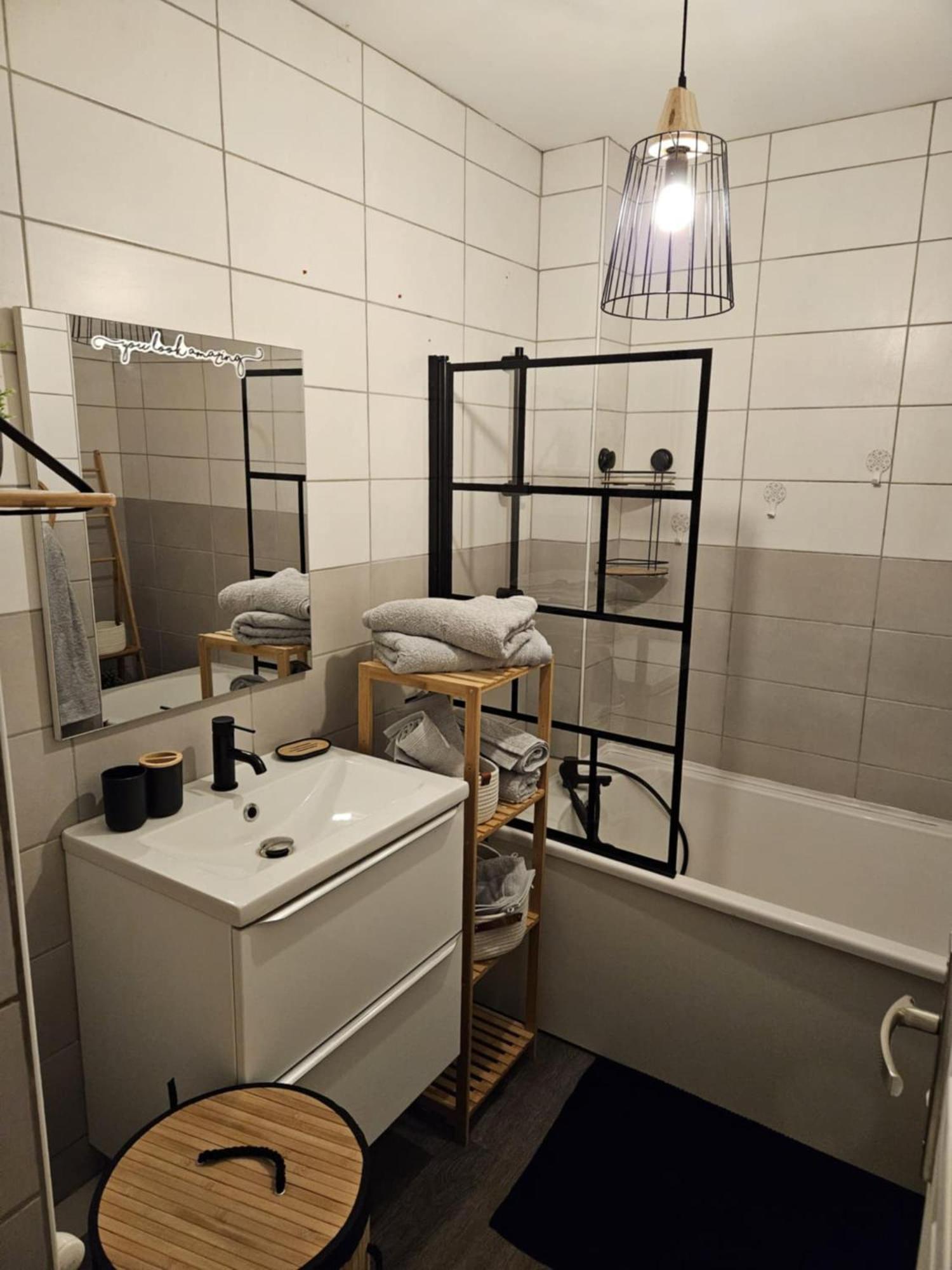 A&M Games And Spa Charleville-Mezieres Ngoại thất bức ảnh